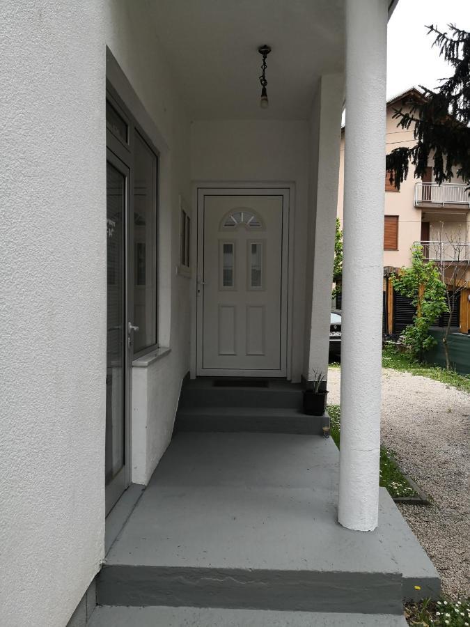 Apartman Sana Lux Apartment Sanski Most Bagian luar foto